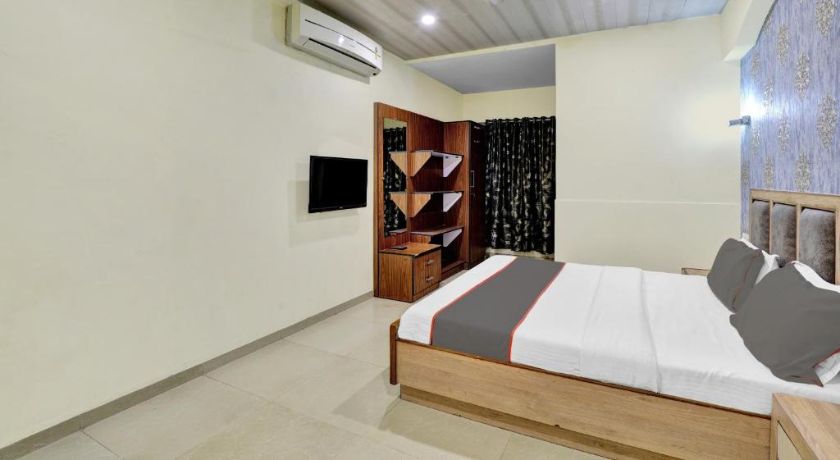 Hotel Royal Plaza in Ahmedabad