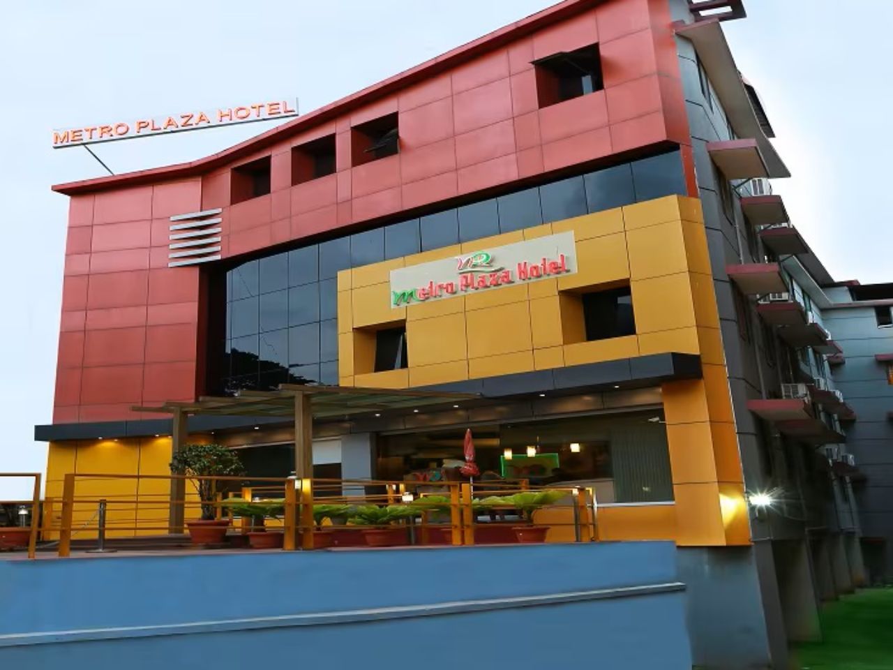 Metro Plaza Hotel in Mangalore