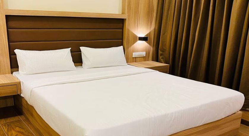 Hotel Plaza Heights in Mangalore