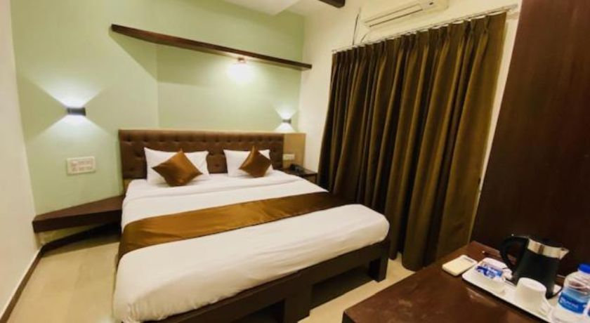 Hotel Plaza Heights in Mangalore