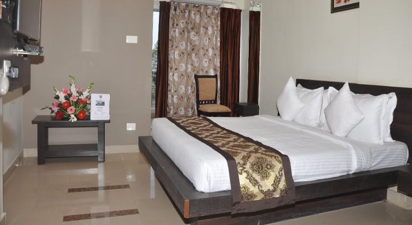 Hotel Kadamba Guestline in Bangalore