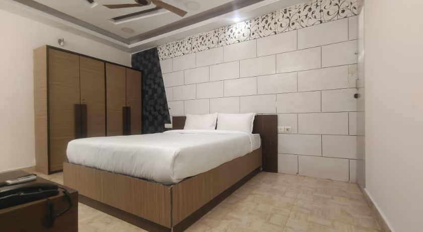 Inn 11 Central in Chennai