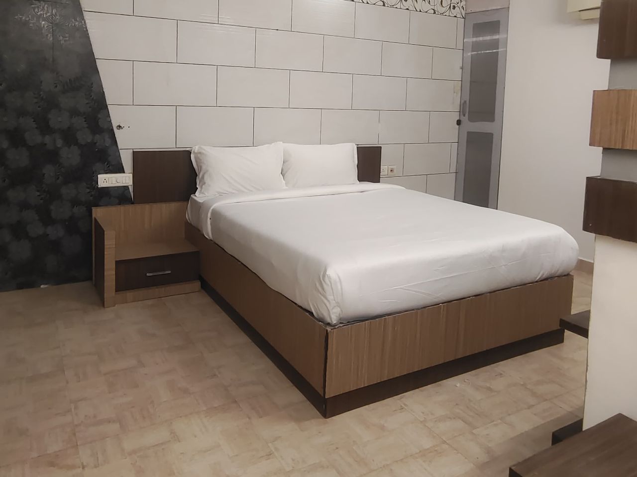 Inn 11 Central in Chennai