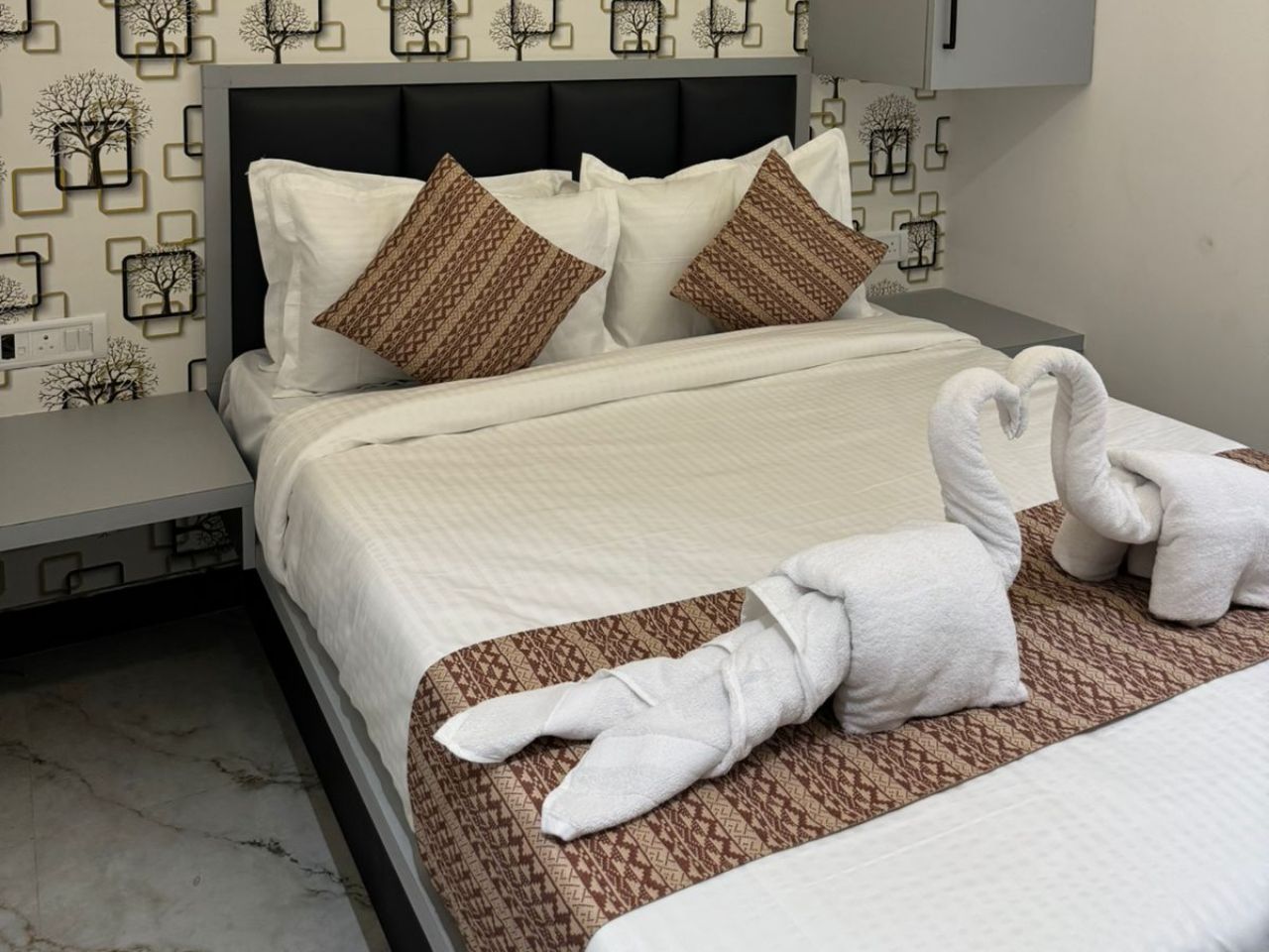 Hotel Flora Inn in Mumbai