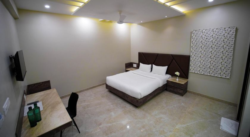 Sun Shine Hotel in Bangalore