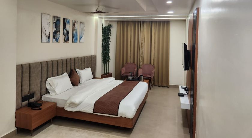 Hotel Shrinath Casa Inn in Bhopal