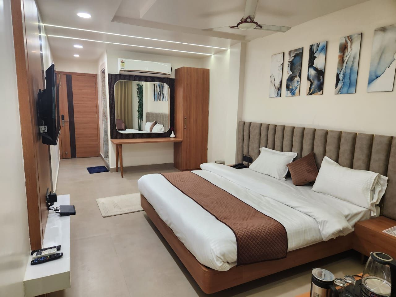 Hotel Shrinath Casa Inn in Bhopal