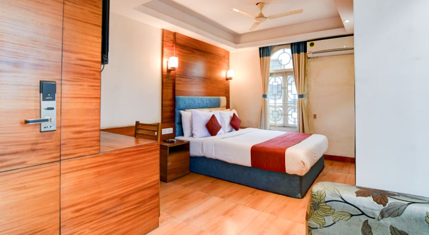 Kings Crown in Kolkata