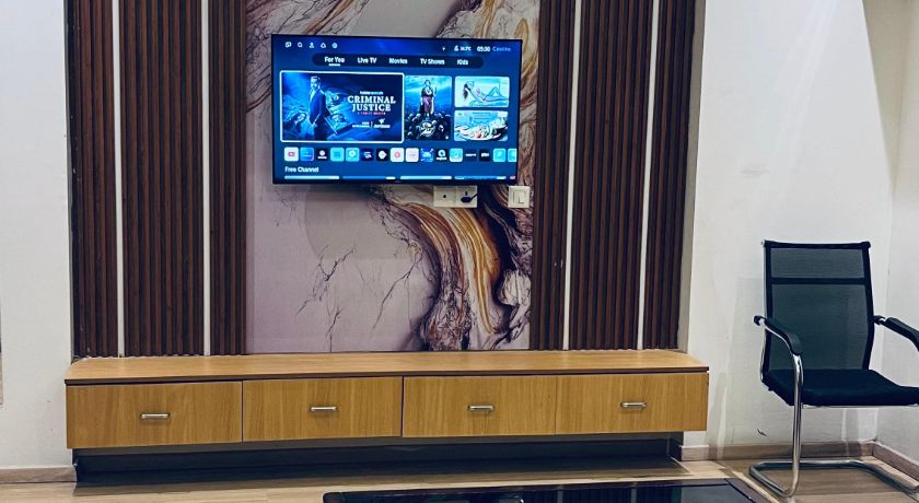 High Sky Stay- DLF MyPad in Lucknow