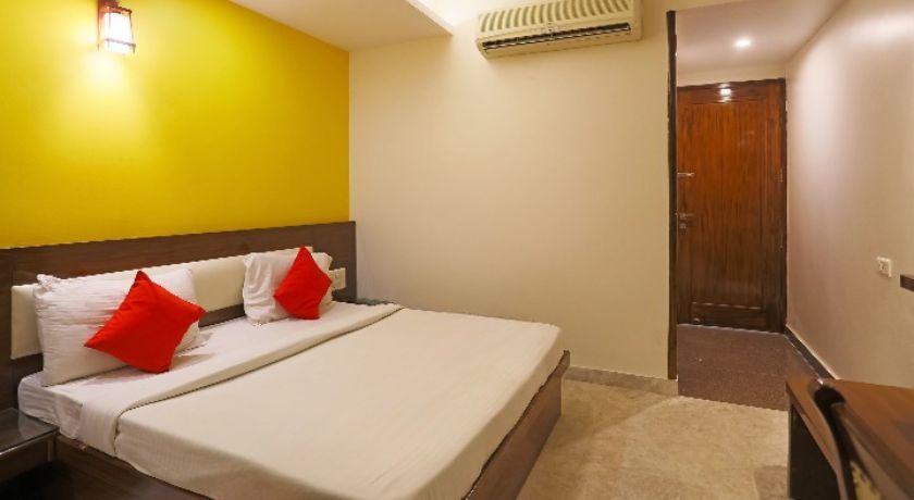 Hotel Station View  in Kolkata