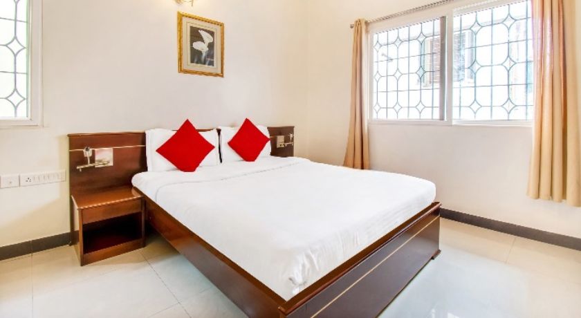 Hotel Station View  in Kolkata