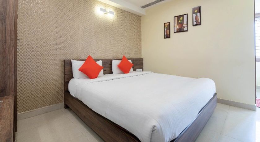 Hotel Station View  in Kolkata