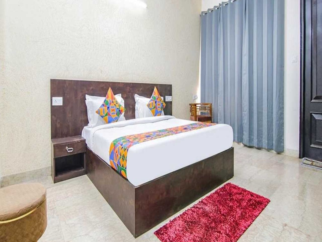 Hotel Viraj Mayfield Garden in Gurgaon