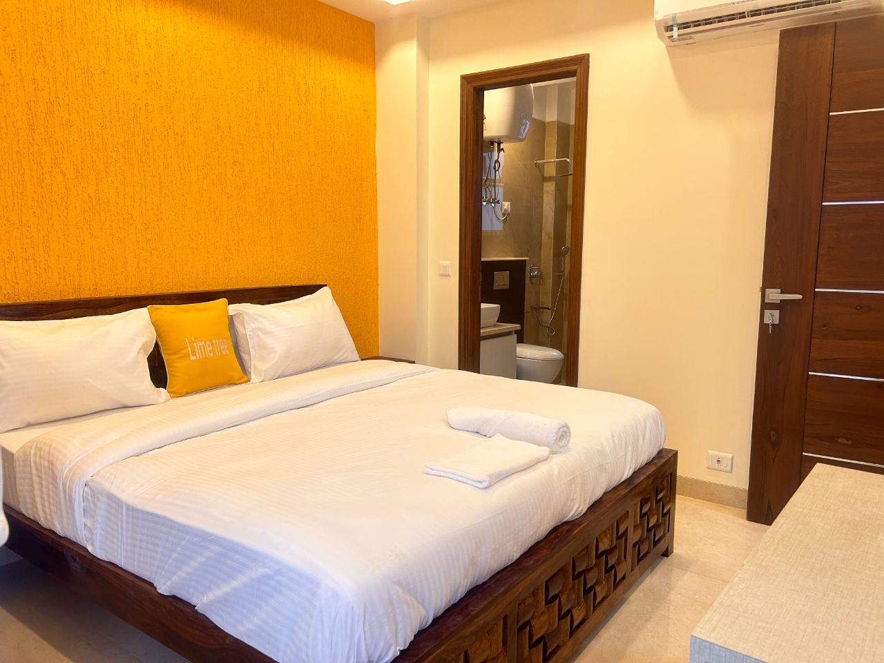 Hotel Lime Tree 1BHK Apartment Near Medanta in Gurgaon