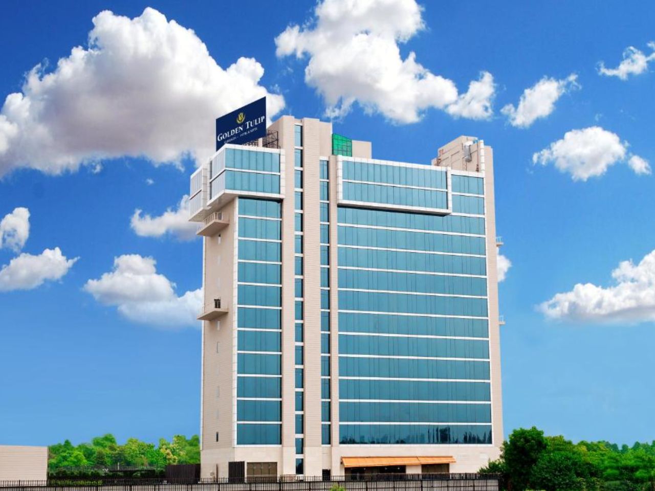 Golden Suites Gurgaon | Inde Hotel in Gurgaon