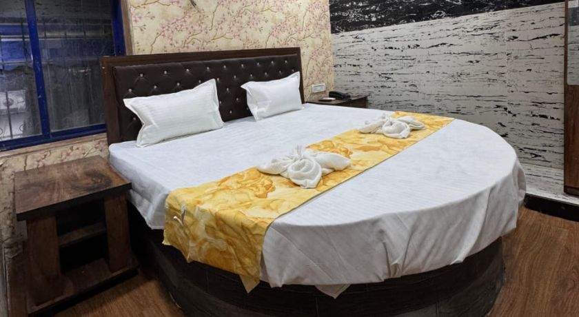 The Sunset Avenue in Mumbai