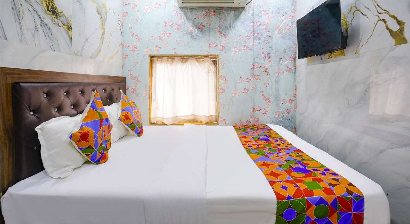 The Sunset Avenue in Mumbai