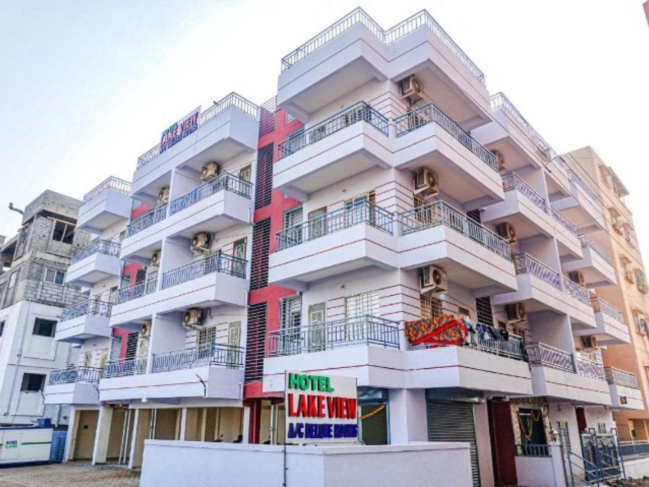 Hotel Lake View in Pune
