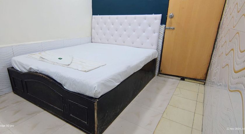 Hotel Om Sai Palace in Mumbai