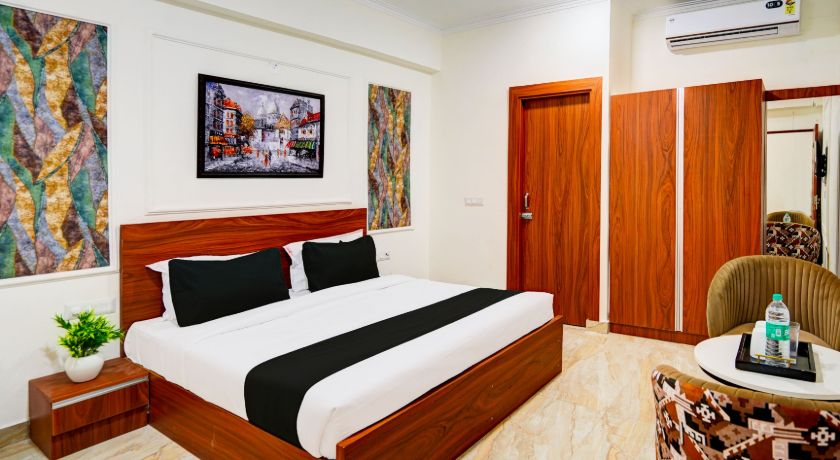 Hotel Golden Petals in Noida