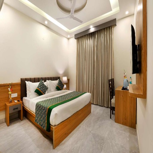 OPO Essential Sector 21 in Gurgaon