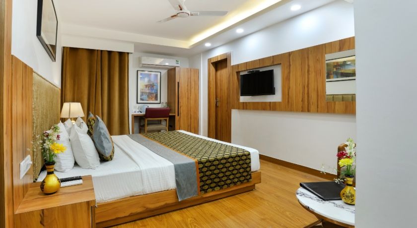 OPO Premier GK2 in Delhi