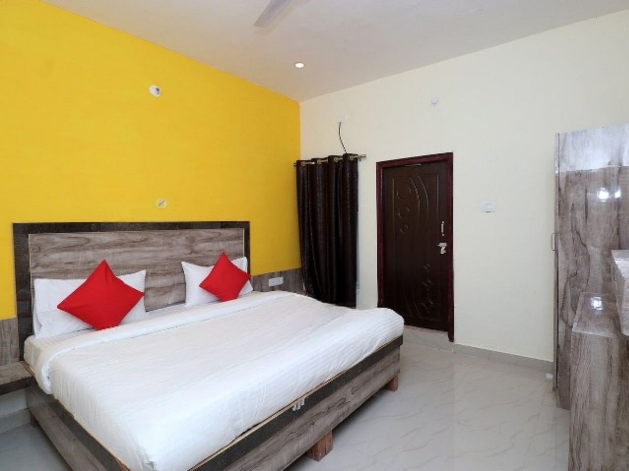 Hotel Raas Ramayana in Lucknow