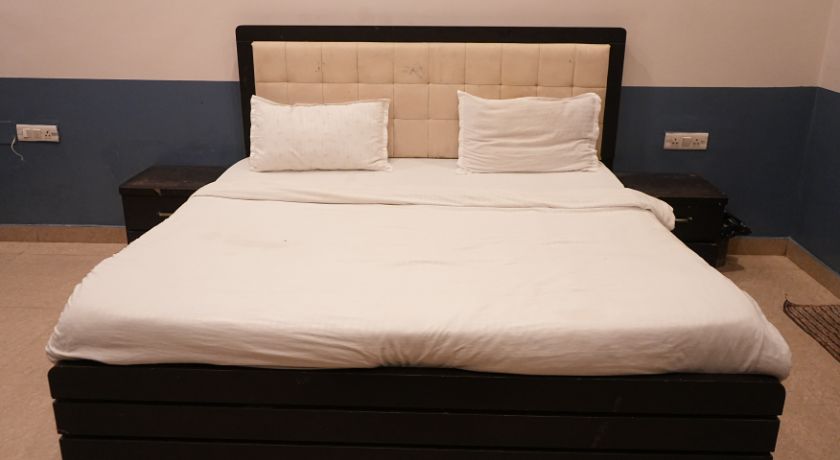 Hotel Royal Inn in Lucknow