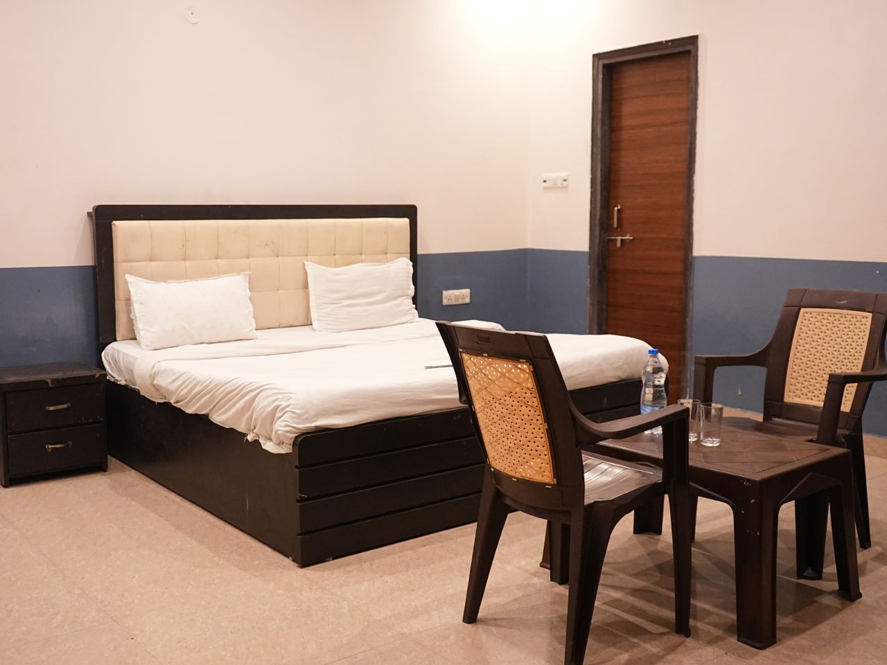 Hotel Royal Inn in Lucknow