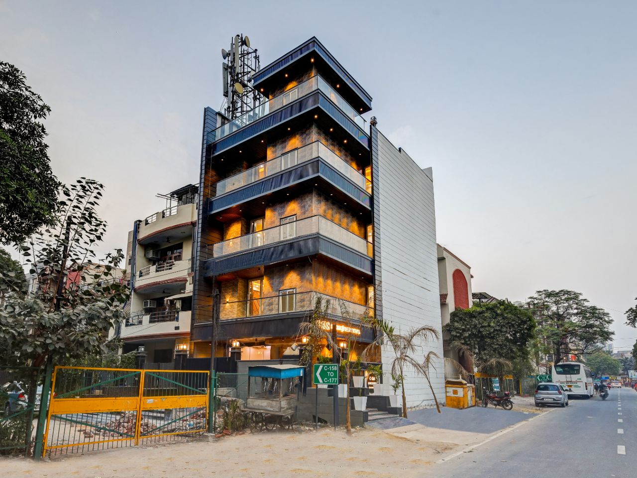 Hotel Downtown in Noida