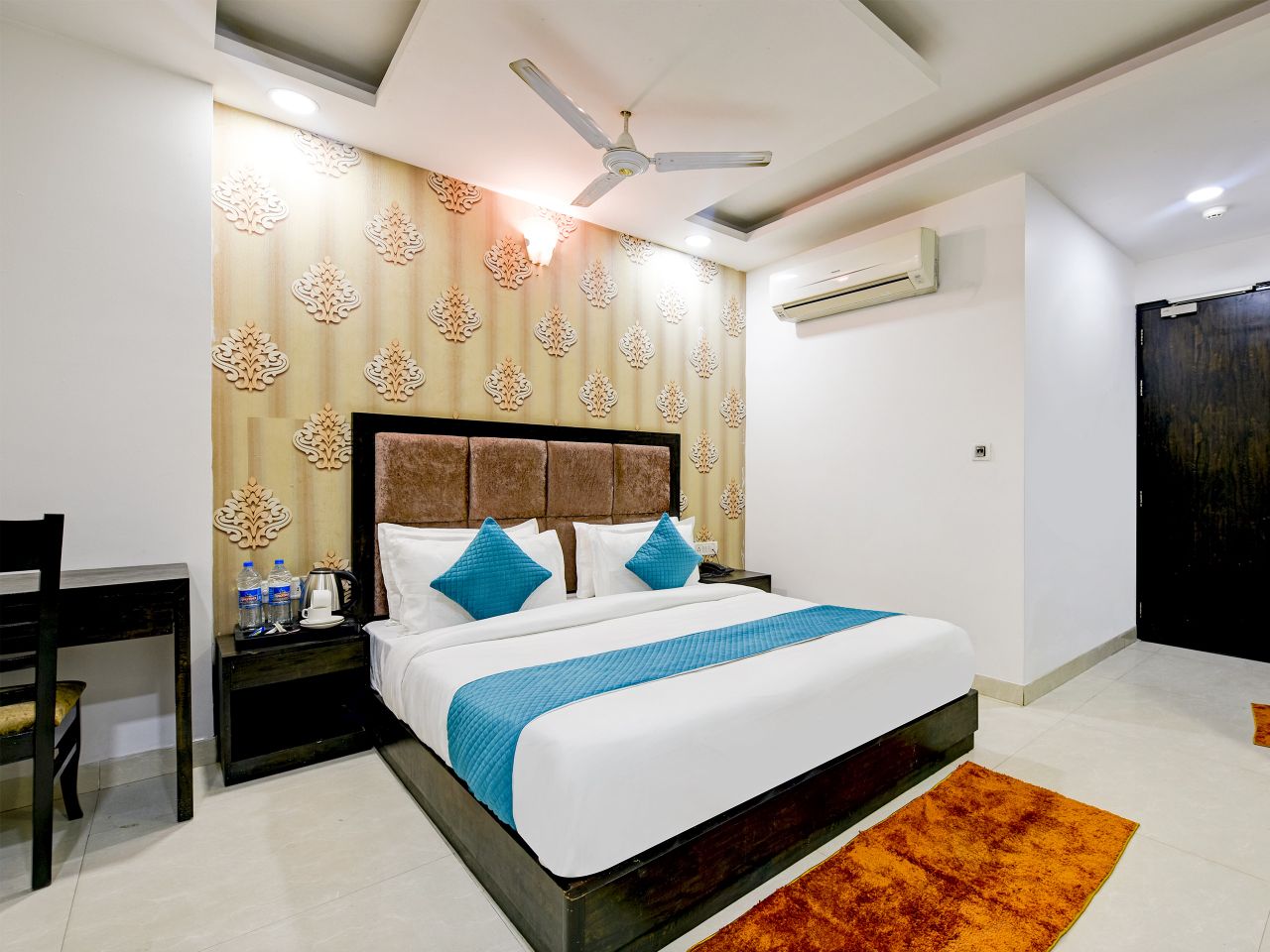 Hotel Belwood in Delhi