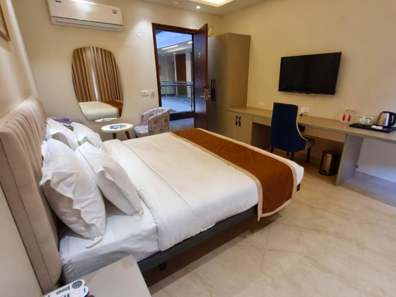 Hotel Aadat in Gurgaon