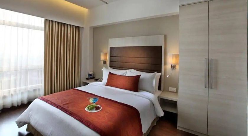 Mahagun Sarovar Portico Suites in Ghaziabad