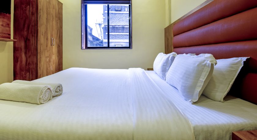 Hotel Deluxe in Mumbai