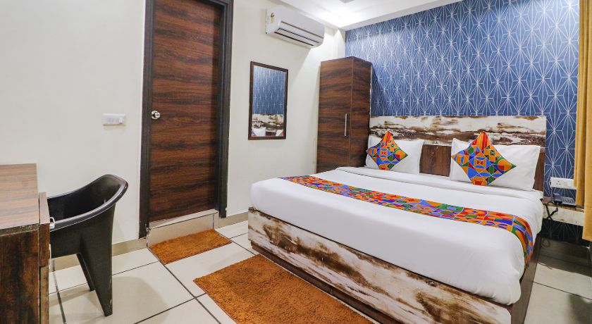 Hotel Empire Suites in Delhi