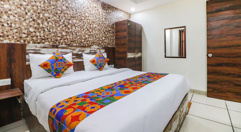 Hotel Empire Suites in Delhi