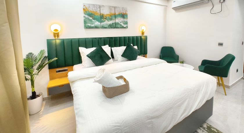 Arth Stays- Omaxe Hazratganj in Lucknow