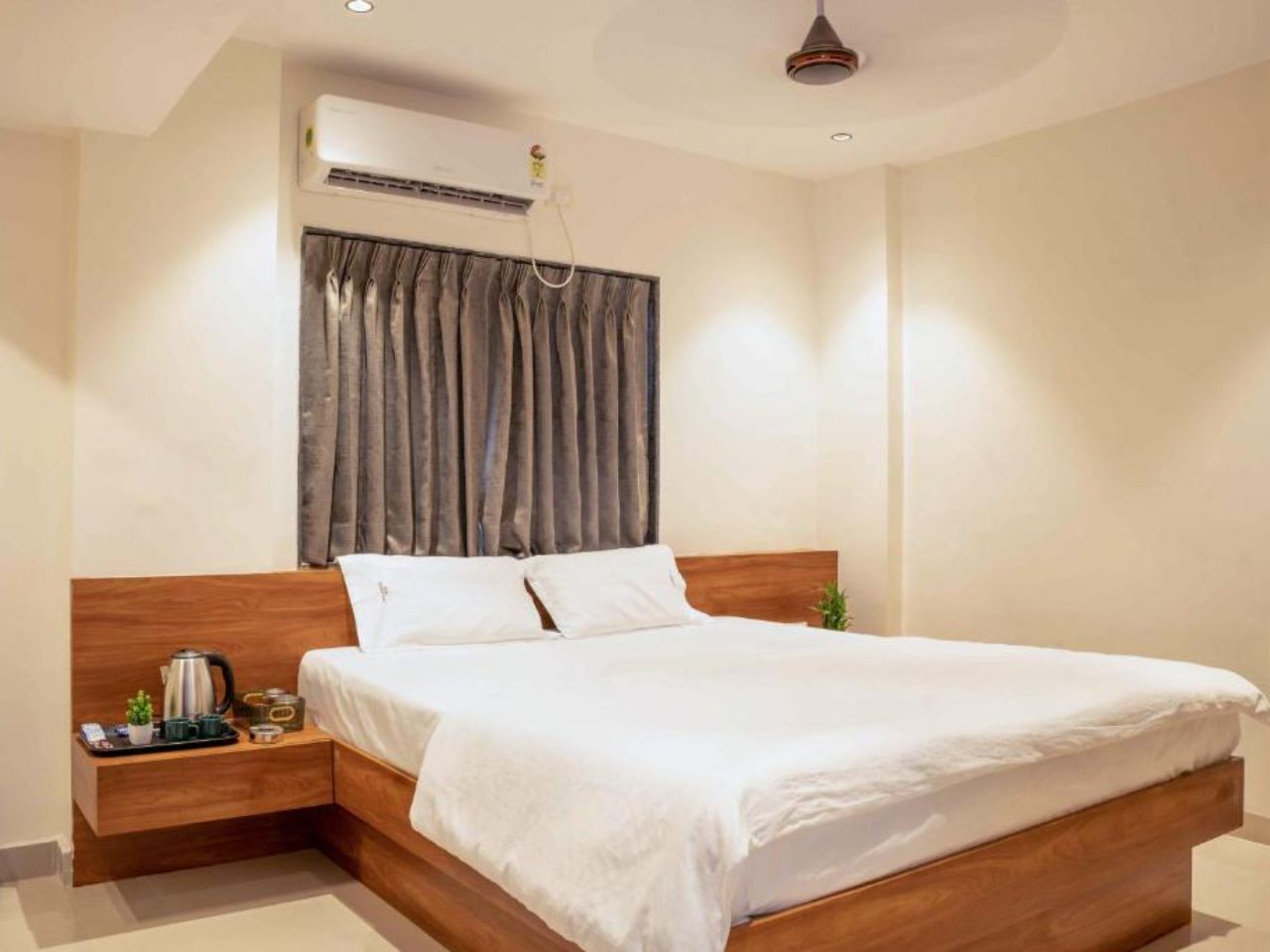 Majestic Inn in Pune