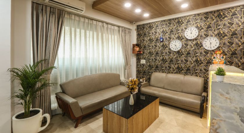 Hotel Emerald Suites in Noida