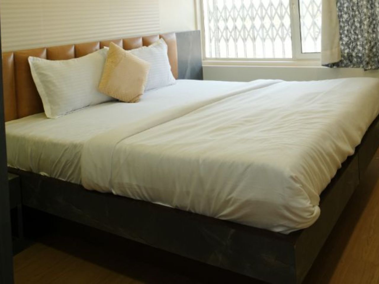 Hotel Abraj Inn in Mumbai