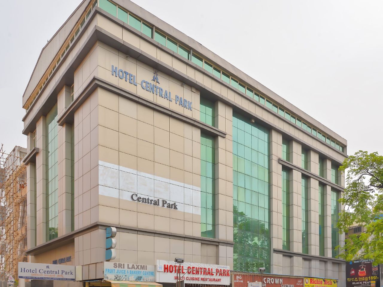 Hotel Central Park in Hyderabad
