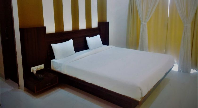 Hotel Swamiraj Executive in Indapur