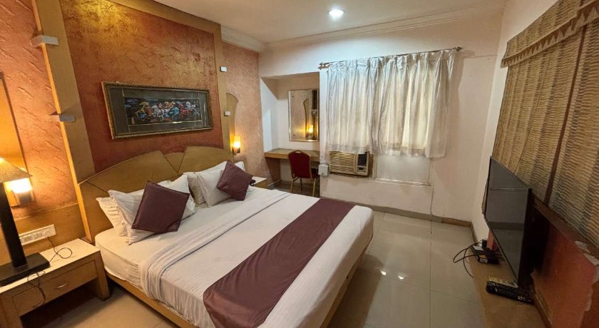 Hotel Paradise in Indore