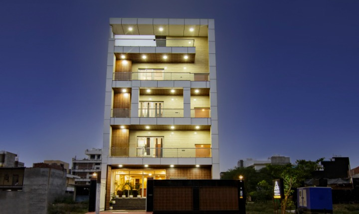 Hotel Grand Vista in Noida