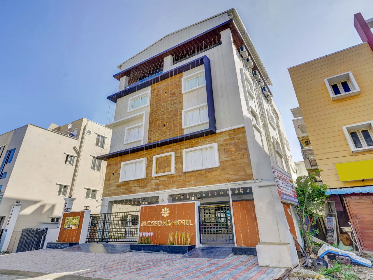 Blossoms Hotel in Chennai