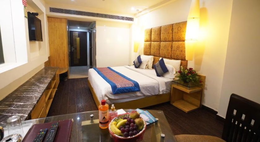 Airport Hotel Grand in Delhi