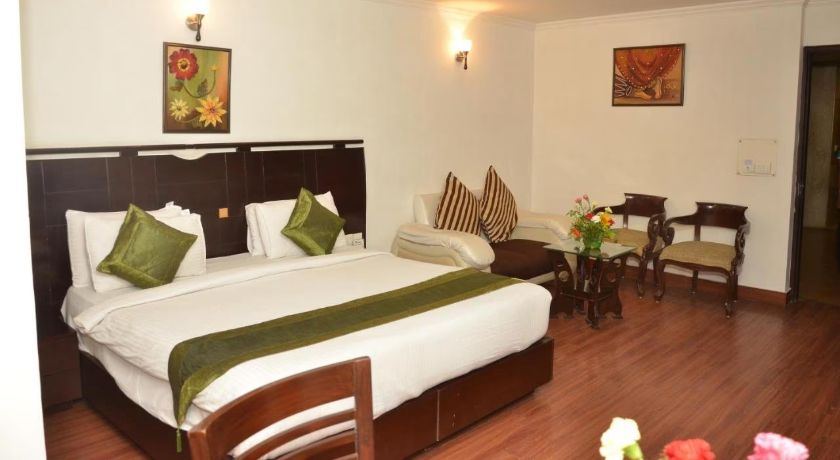 Airport Hotel Grand in Delhi