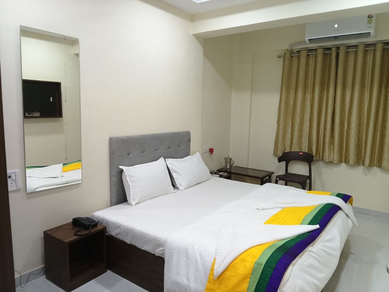 Hotel Lexus.5 in Mumbai