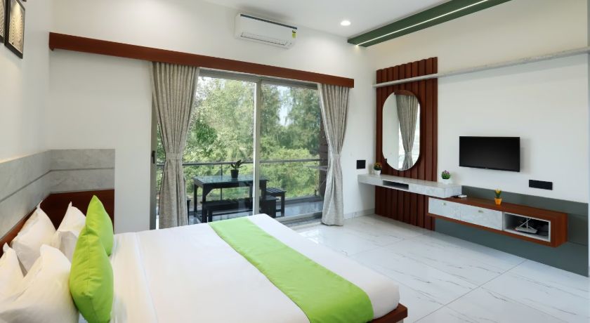 Sandhya Manohar Beach Resort in Alibag