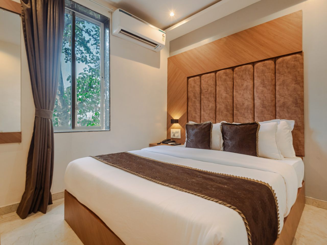 Hotel Silver Park in Mumbai